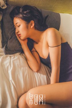 吃奶摸下中国美女